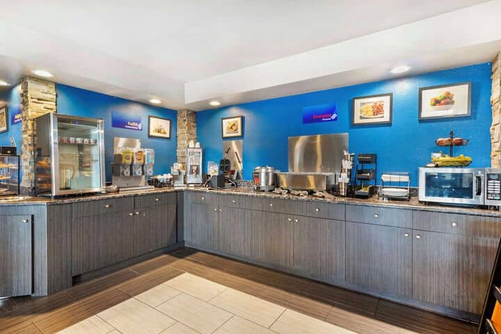 Breakfast area